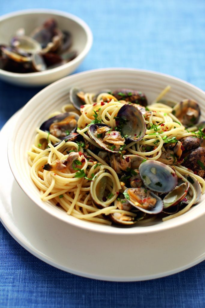 Spaghetti Alle Vongole In Bianco - Ainsley Harriott